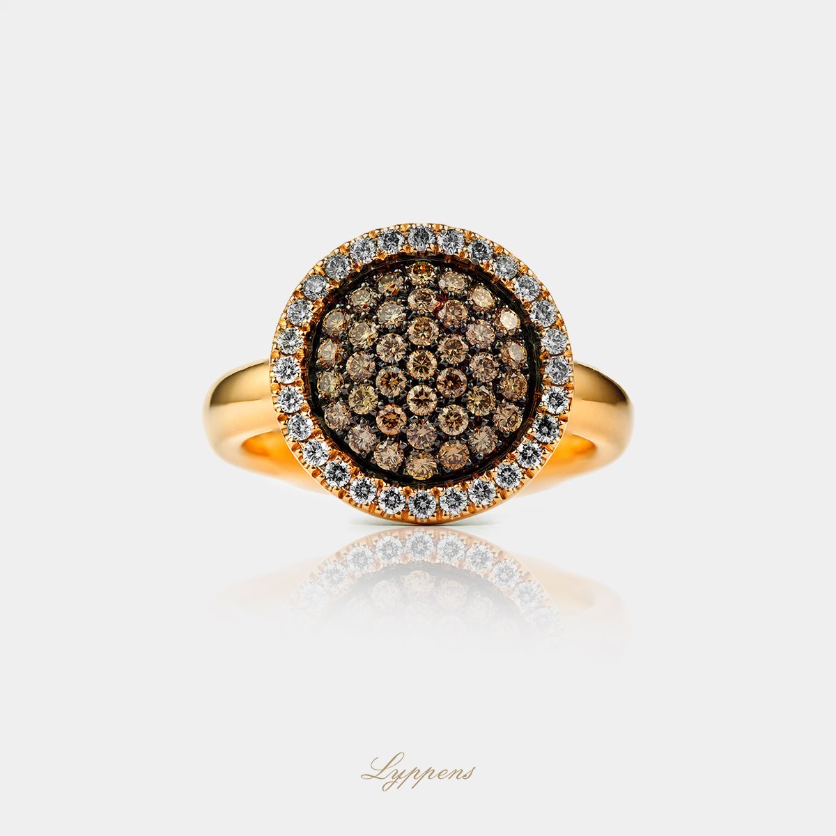 Yellow gold pavé ring with white and brown diamonds