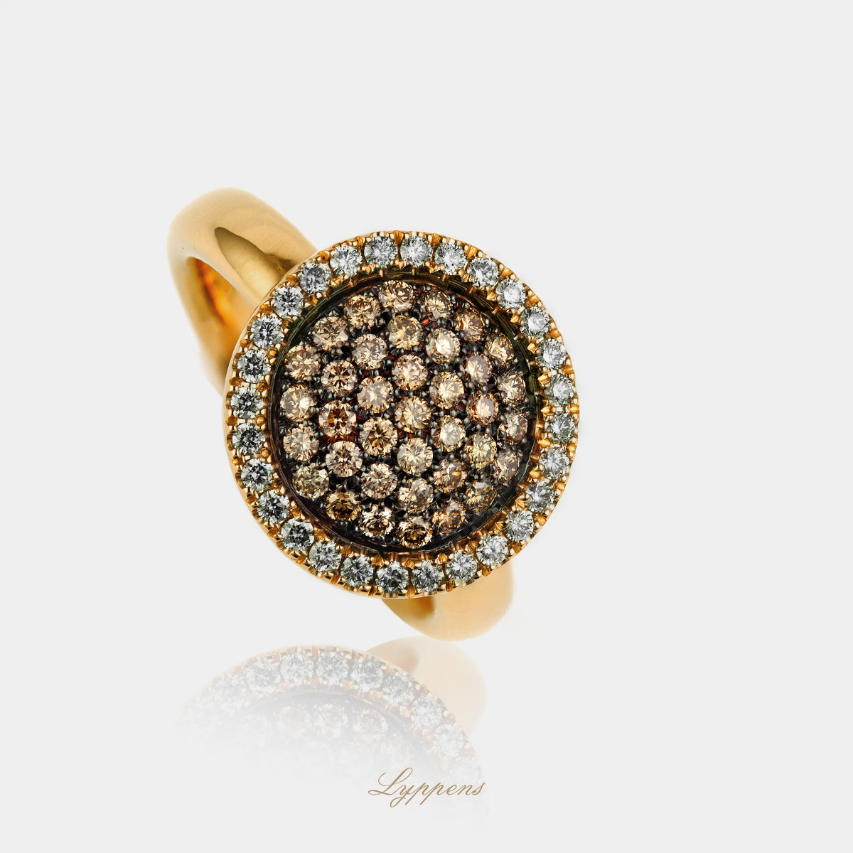 Yellow gold pavé ring with white and brown diamonds