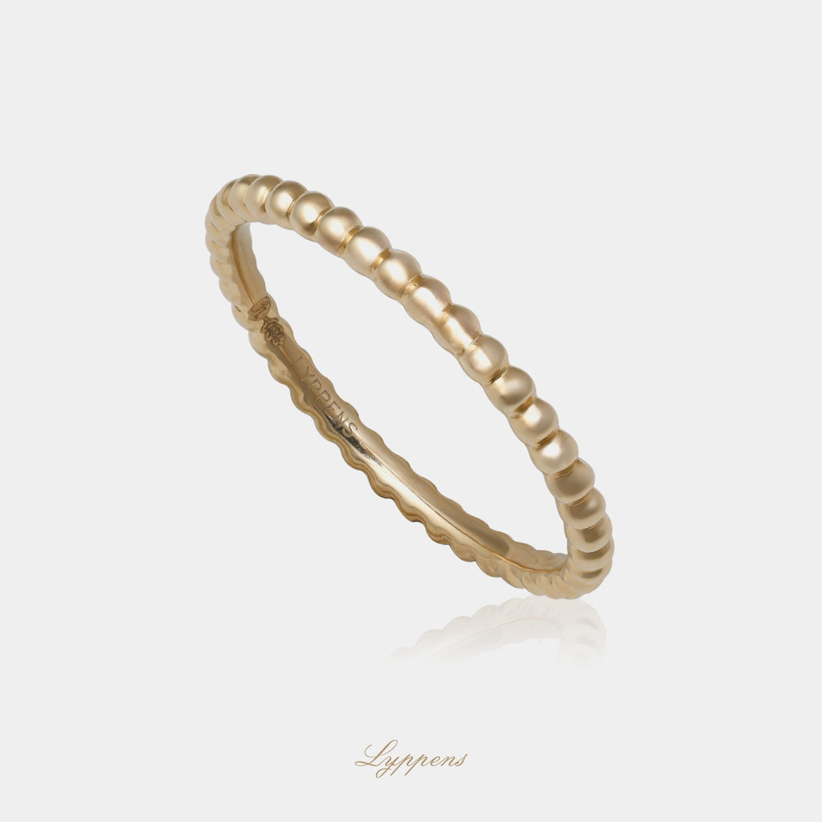 Geelgouden bolletjes ring met een dikte van 1.7mm.