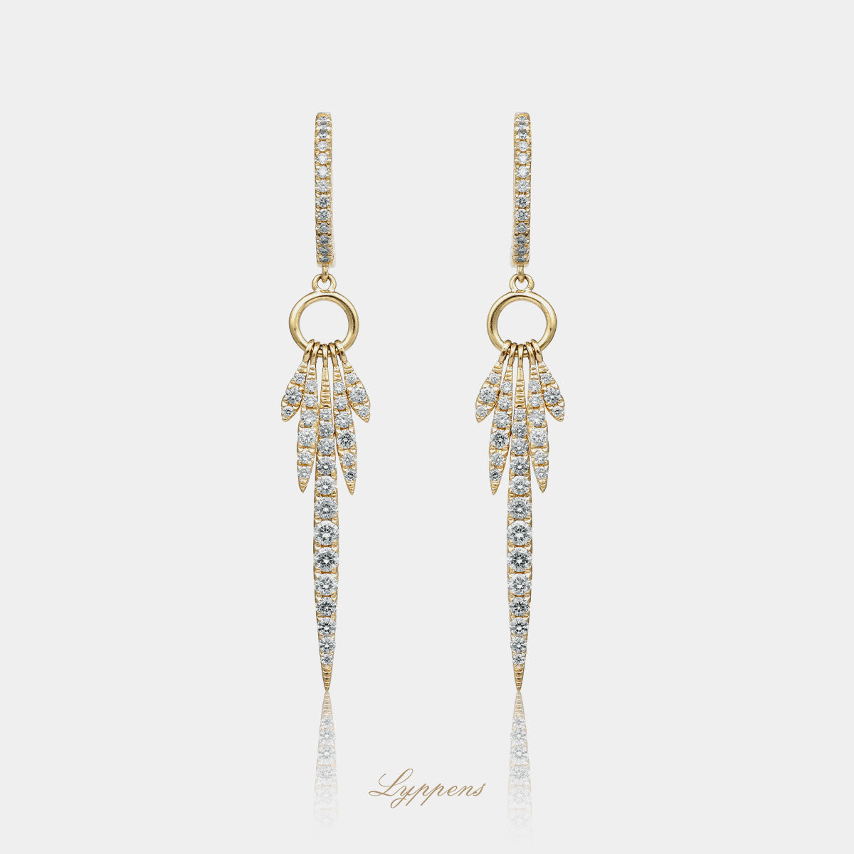 Yellow gold earrings with diamonds