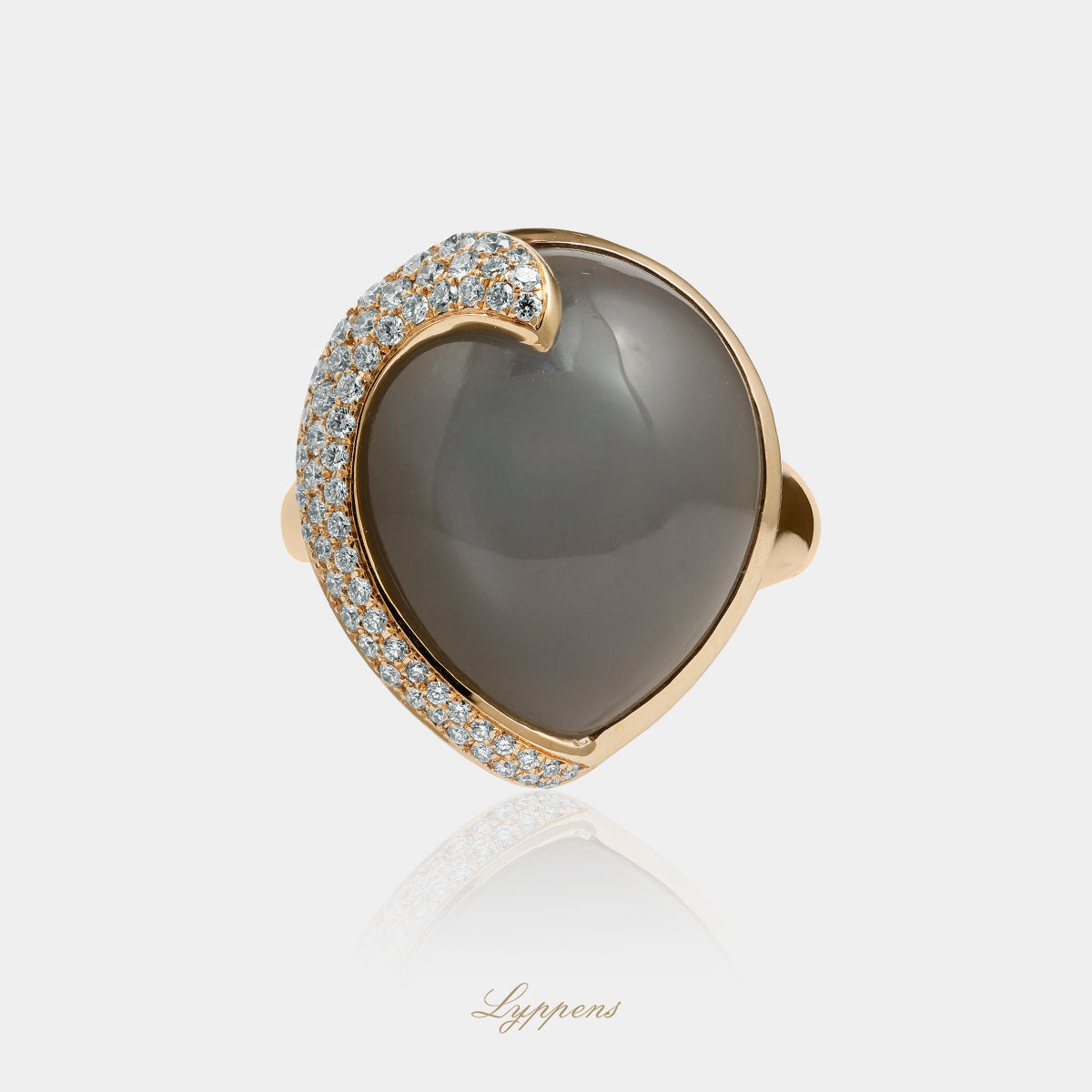 Geelgouden statement ring met maansteen en diamant