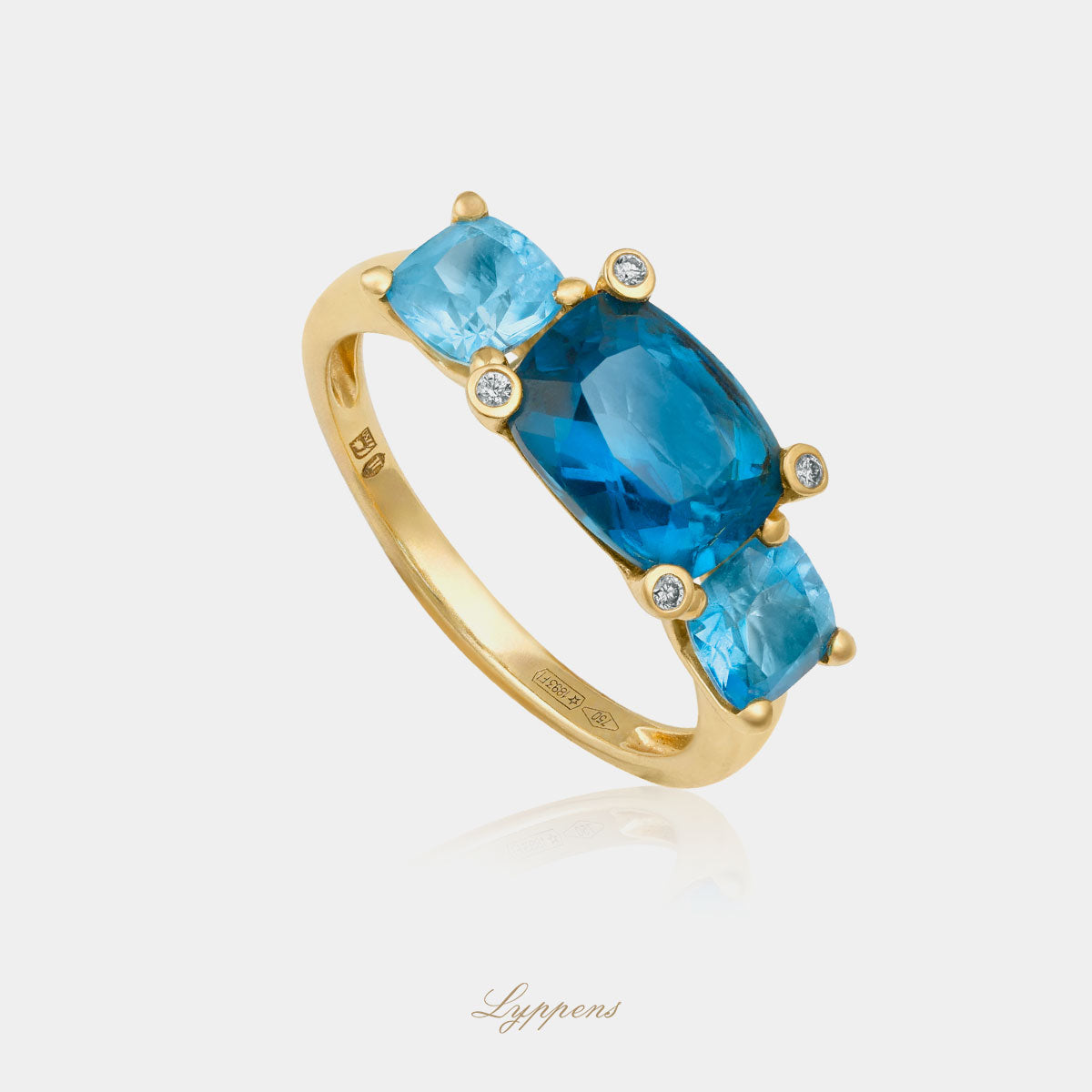 18kt geelgouden ring gezet met topaas in de kleur london bleu en sky bleu en gezet met briljant geslepen diamant.