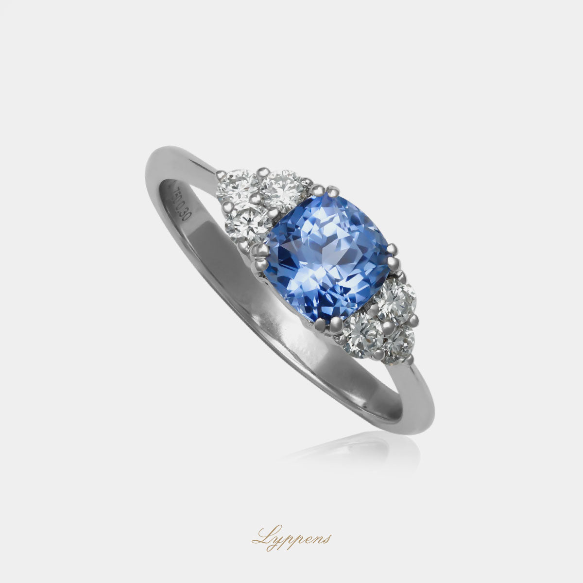 Exclusieve 18kt witgouden ring met 1.36ct saffier en 0.30ct diamanten 