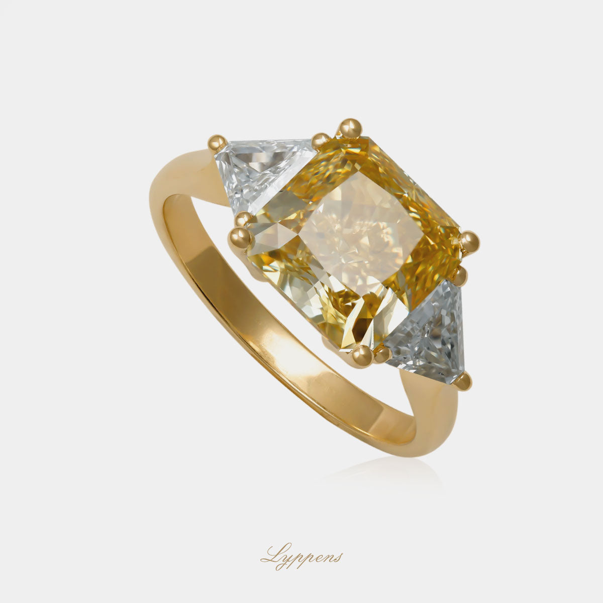 Exclusieve 18kt geelgouden verlovingsring met fancy yellow diamant en 0.77ct triangel geslepen diamanten