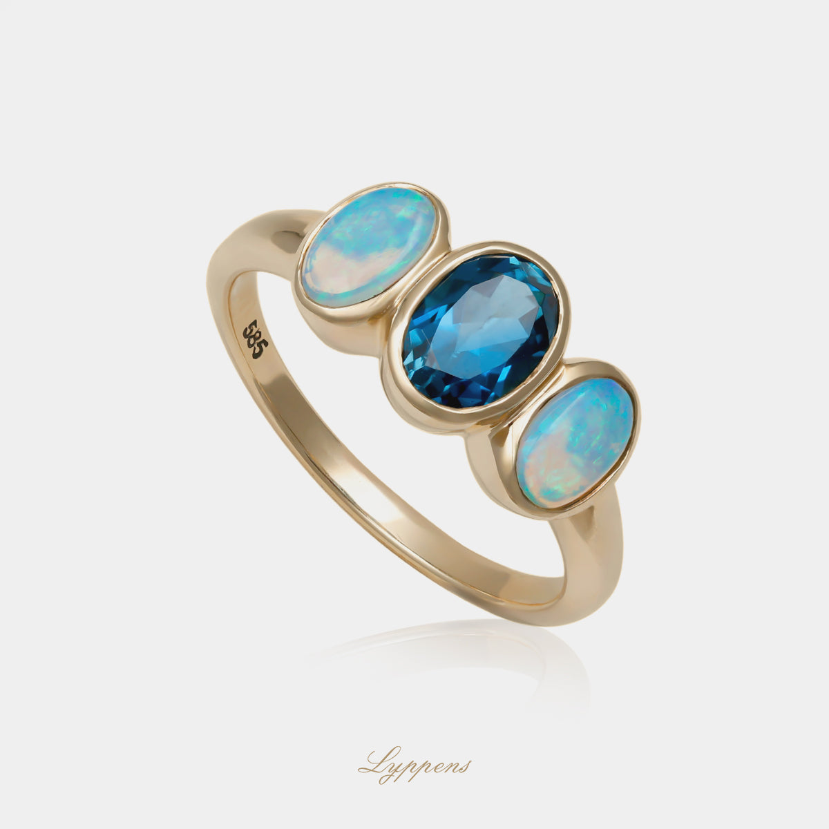 14kt geelgouden ring met London blue topaas en opaal, beide in verfijnde zetting