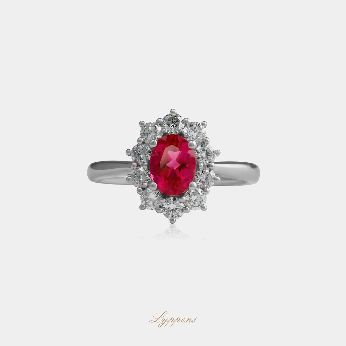 18kt witgouden entourage ring met ovaal geslepen toermalijn en 0.64ct briljant geslepen diamanten