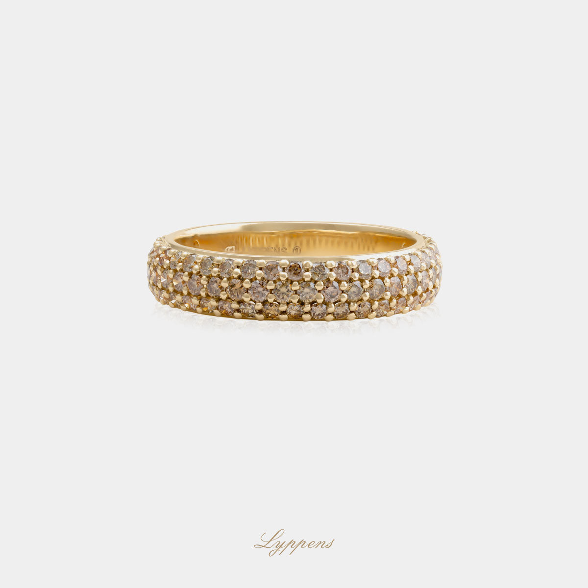 18kt geelgouden rijring pavé gezet met drie rijen briljant geslepen bruine diamant van 1.00ct