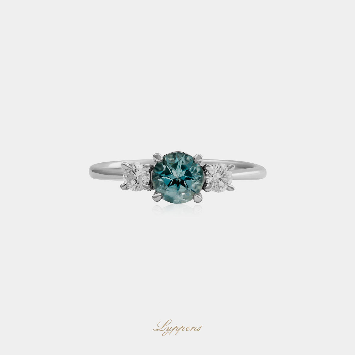 18kt witgouden ring met rond geslepen toermalijn en 0.25ct briljant geslepen diamanten