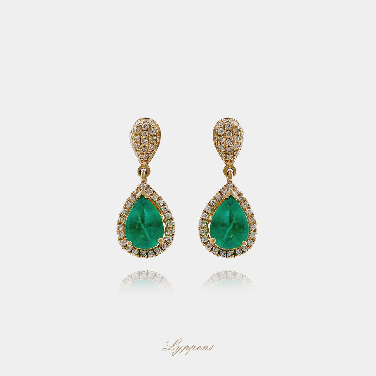 18kt geelgouden oorstekers met peer smaragd en pavé briljant diamant 0.37ct G SI1