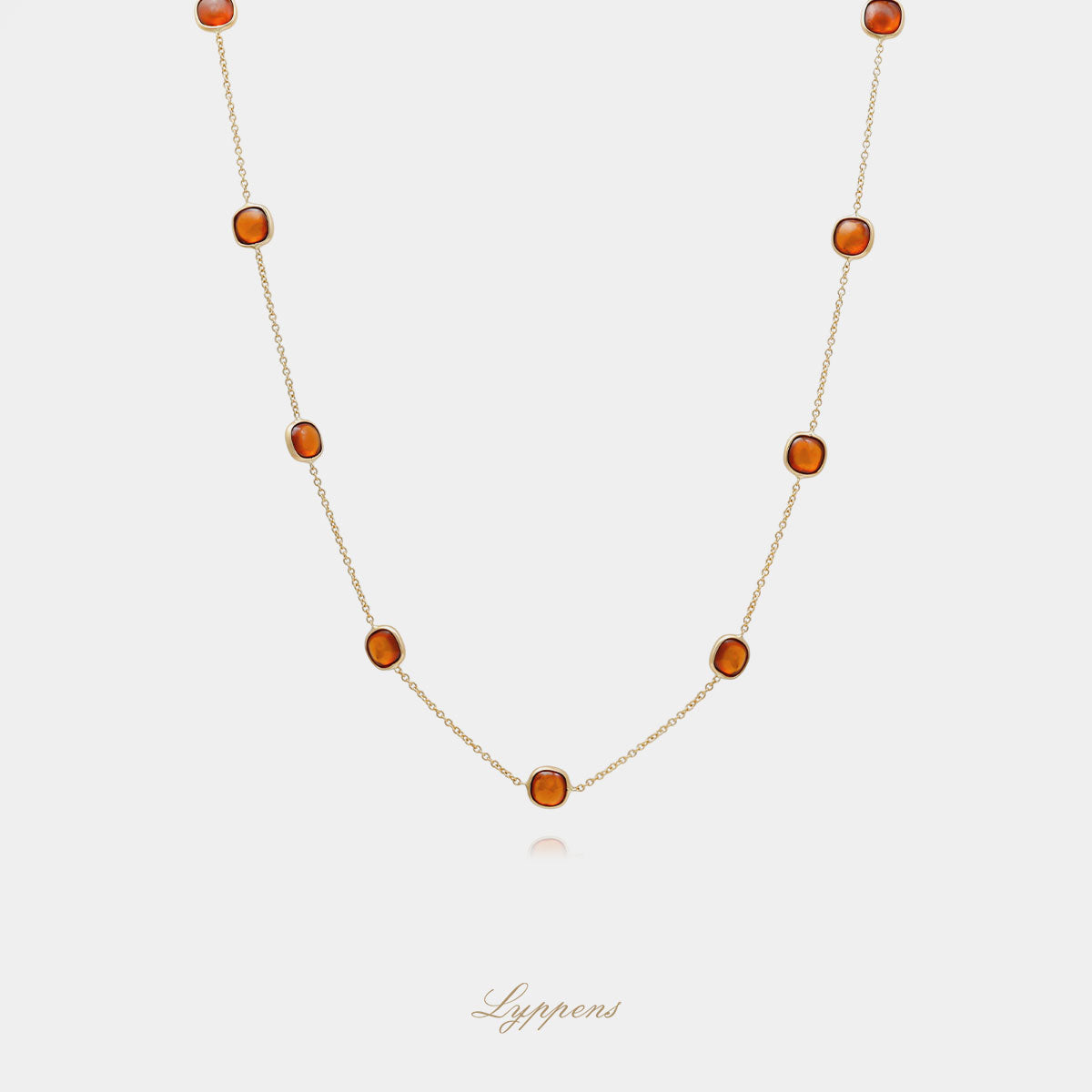 Yellow gold necklace with garnet