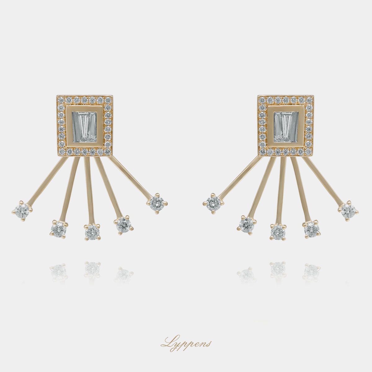 Yellow gold earrings with diamonds