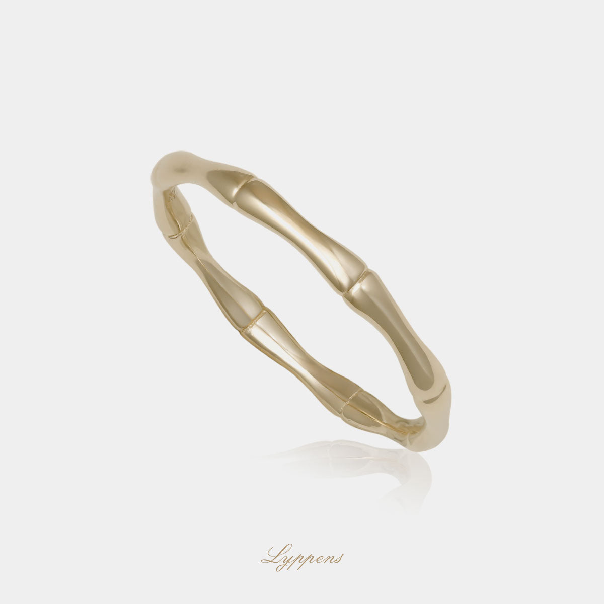 Geelgouden ring met een motief van bamboe.