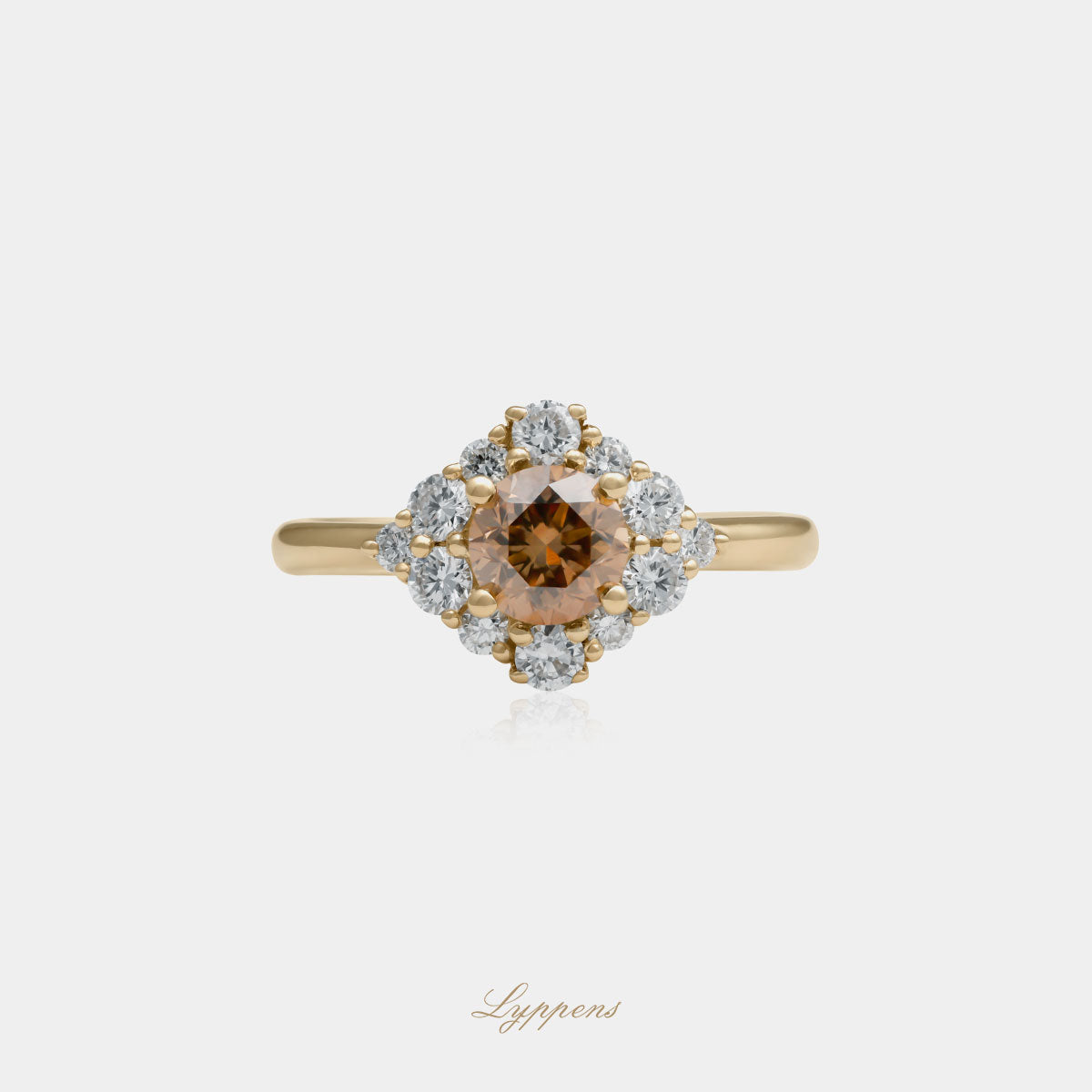 18kt geelgouden entourage ring met briljant geslepen bruine diamant 0.81 ct VS, omringd door briljant geslepen diamanten 0.49 ct G VS1