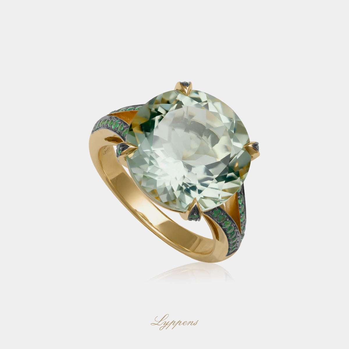 18kt geelgouden ring gezet met groene prasioliet en tsavoriet