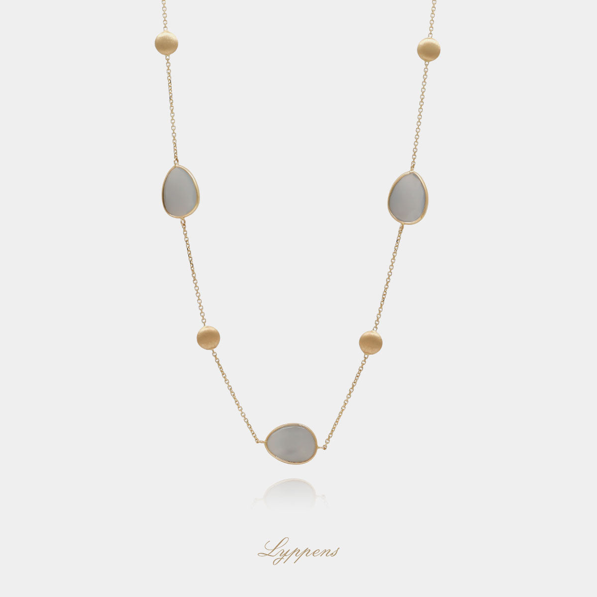 14kt geelgouden anker schakelcollier met fantasie geslepen maansteen en gematteerde gouden schijfjes