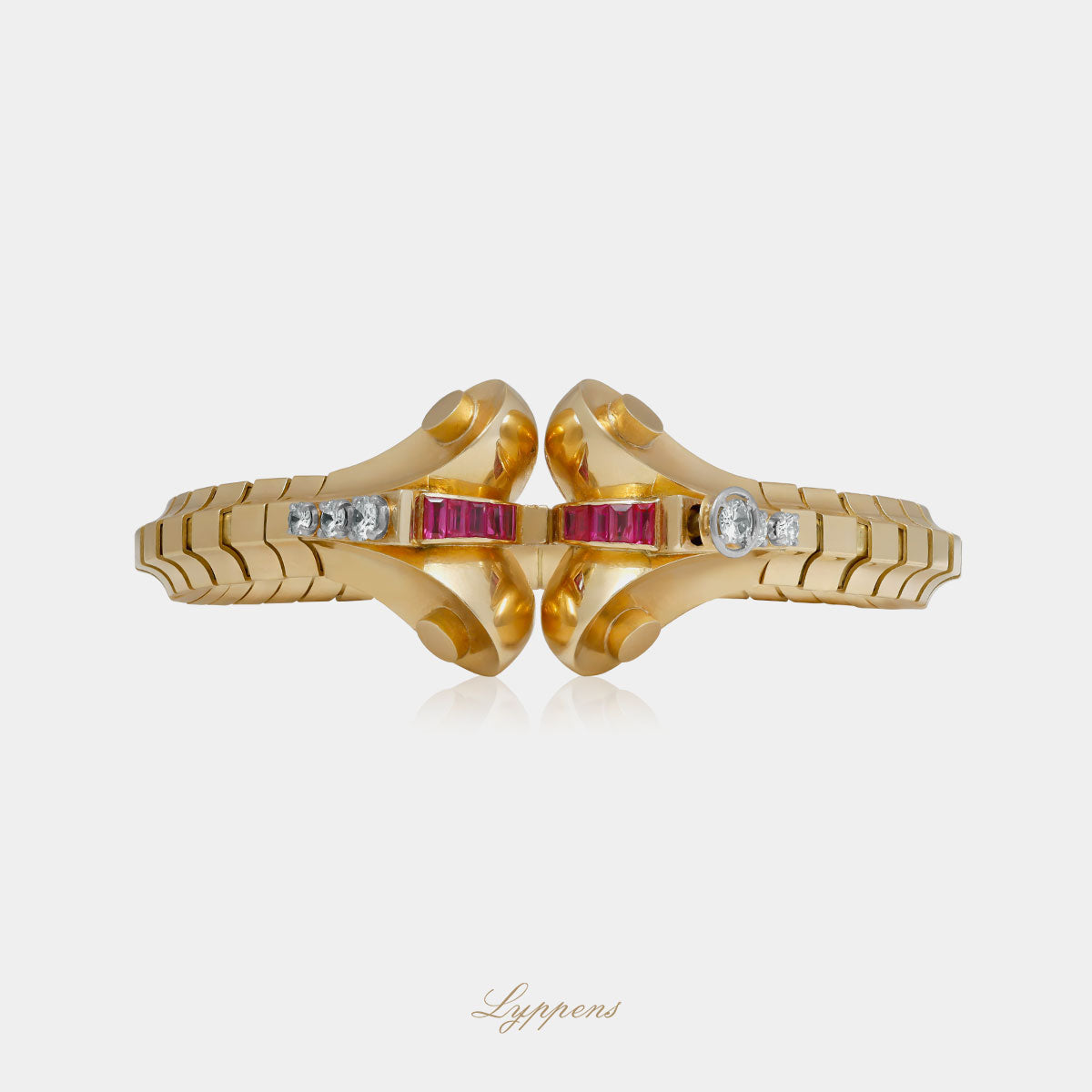 Yellow gold vintage 1940s bracelet with ruby and diamonds