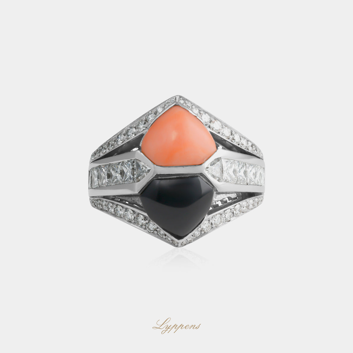 18kt witgouden vintage ring jaren 90 met cabochon onyx en koraal en ca. 2.50ct prinses en briljant geslepen diamant