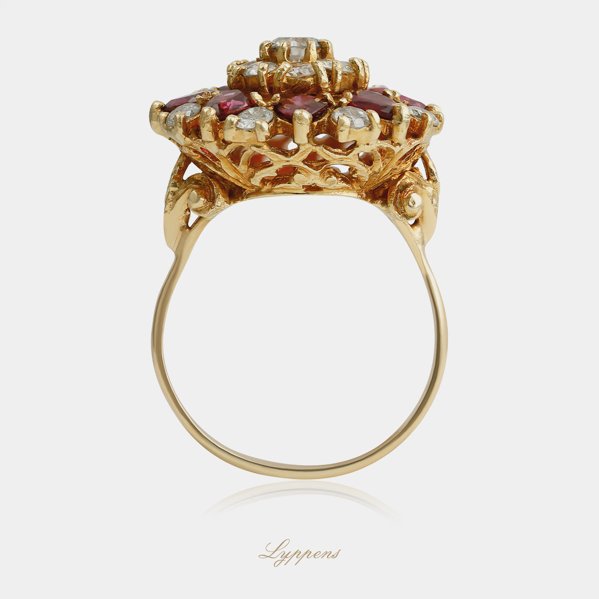 18kt geelgouden vintage robijn diamant cocktail ring met fleur de lis detail