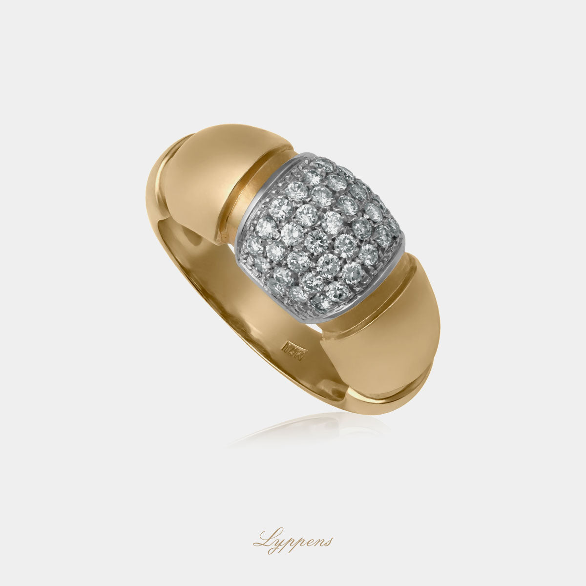 Geelgouden vintage ring, pave gezet met briljant geslepen diamant.