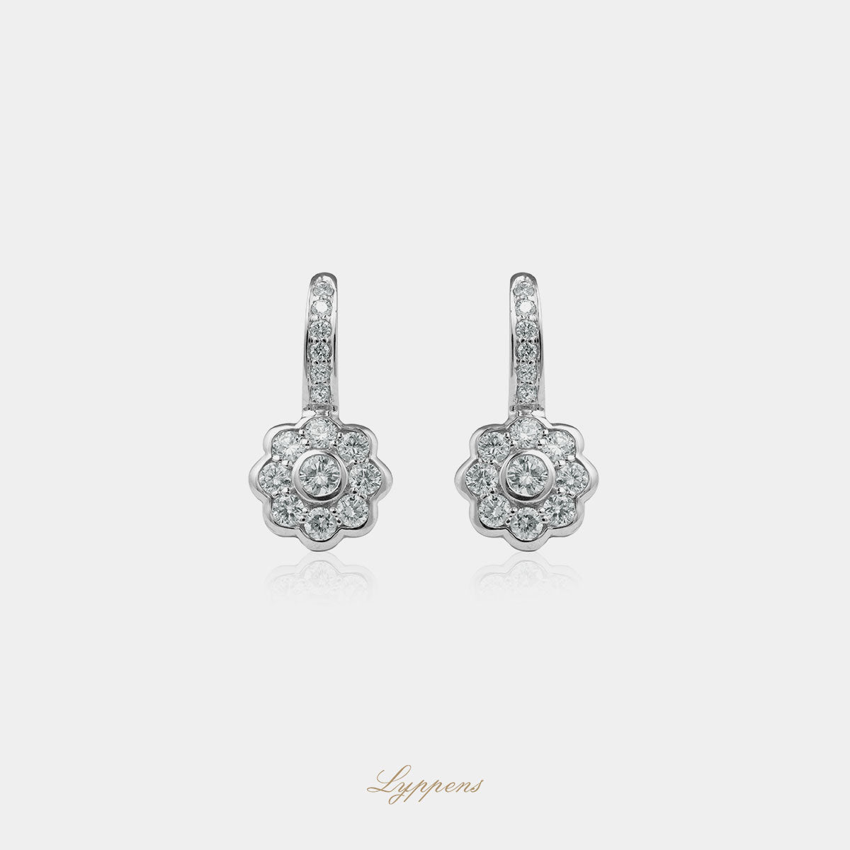 White gold vintage drop earring with diamonds