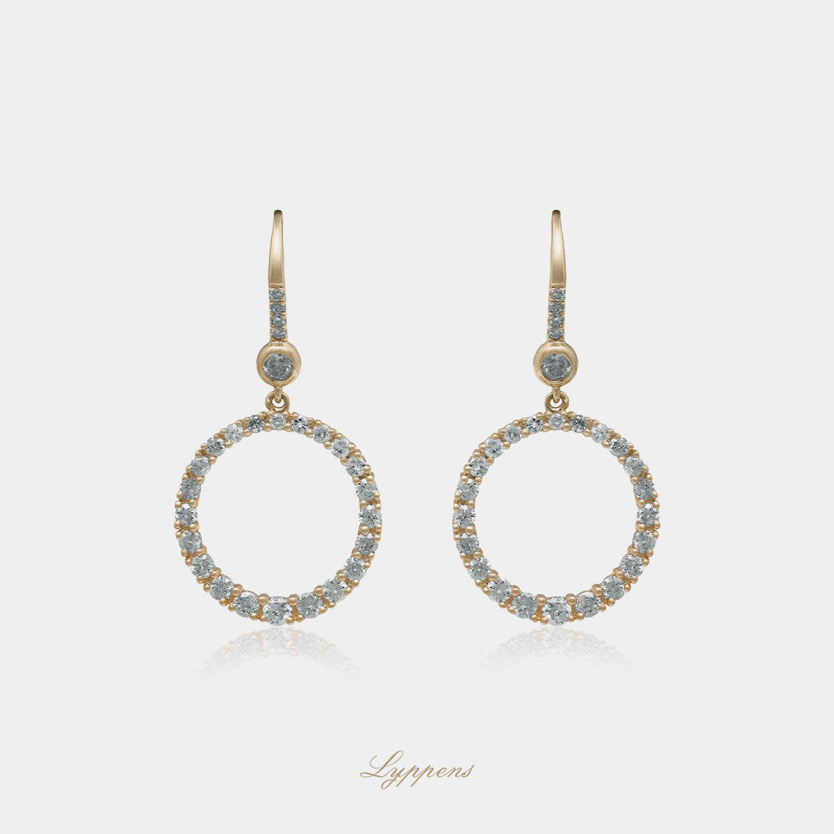 Yellow gold vintage earrings with diamonds