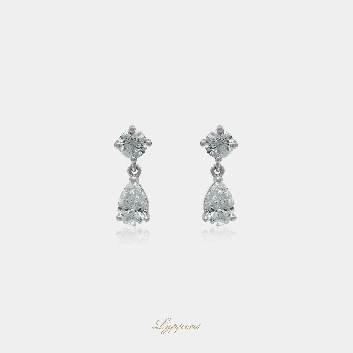 White gold vintage earrings with diamonds