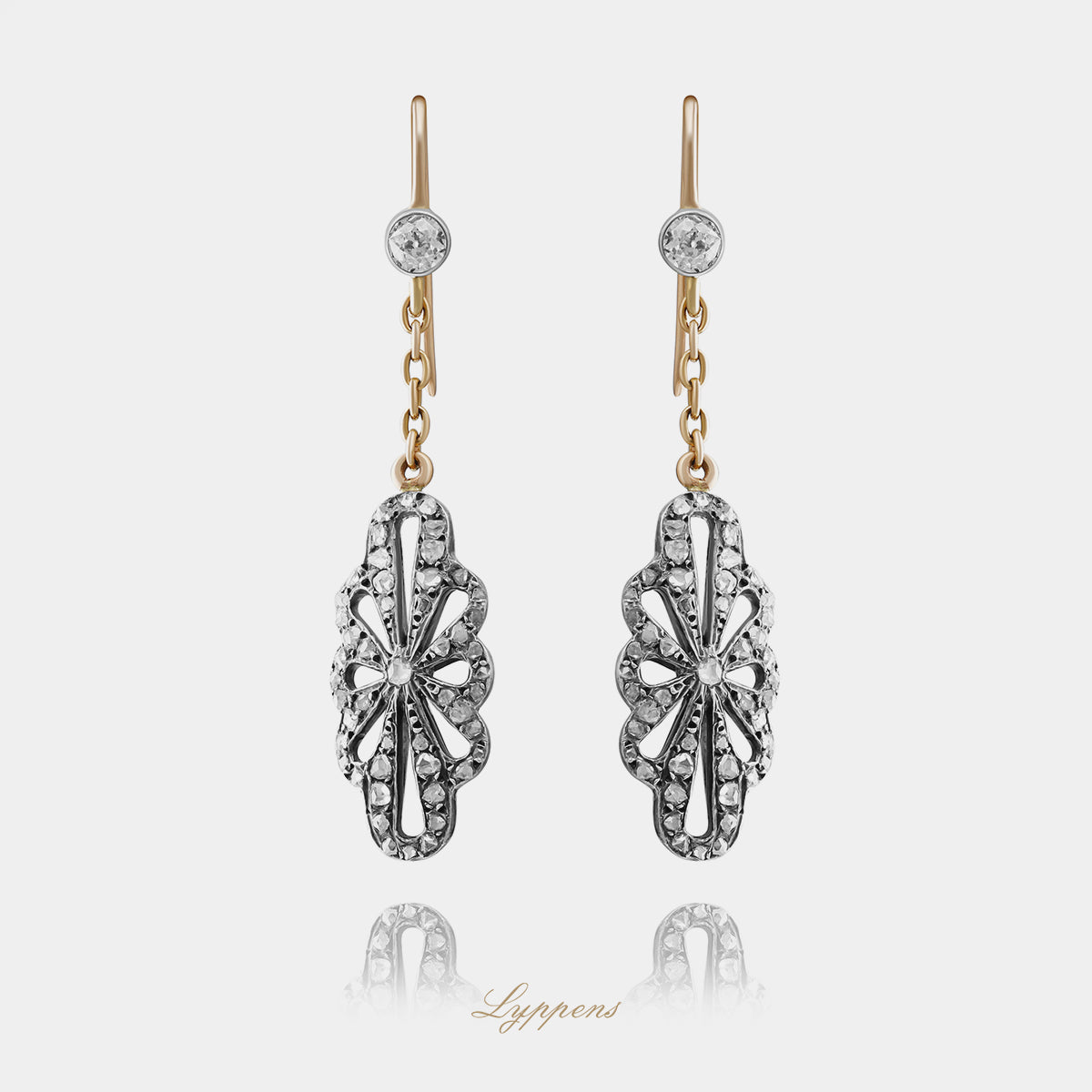 18kt geelgouden antieke oorhangers met Bolsjewiek geslepen diamanten van ca. 0.50ct H SI en roosgeslepen diamanten in zilver