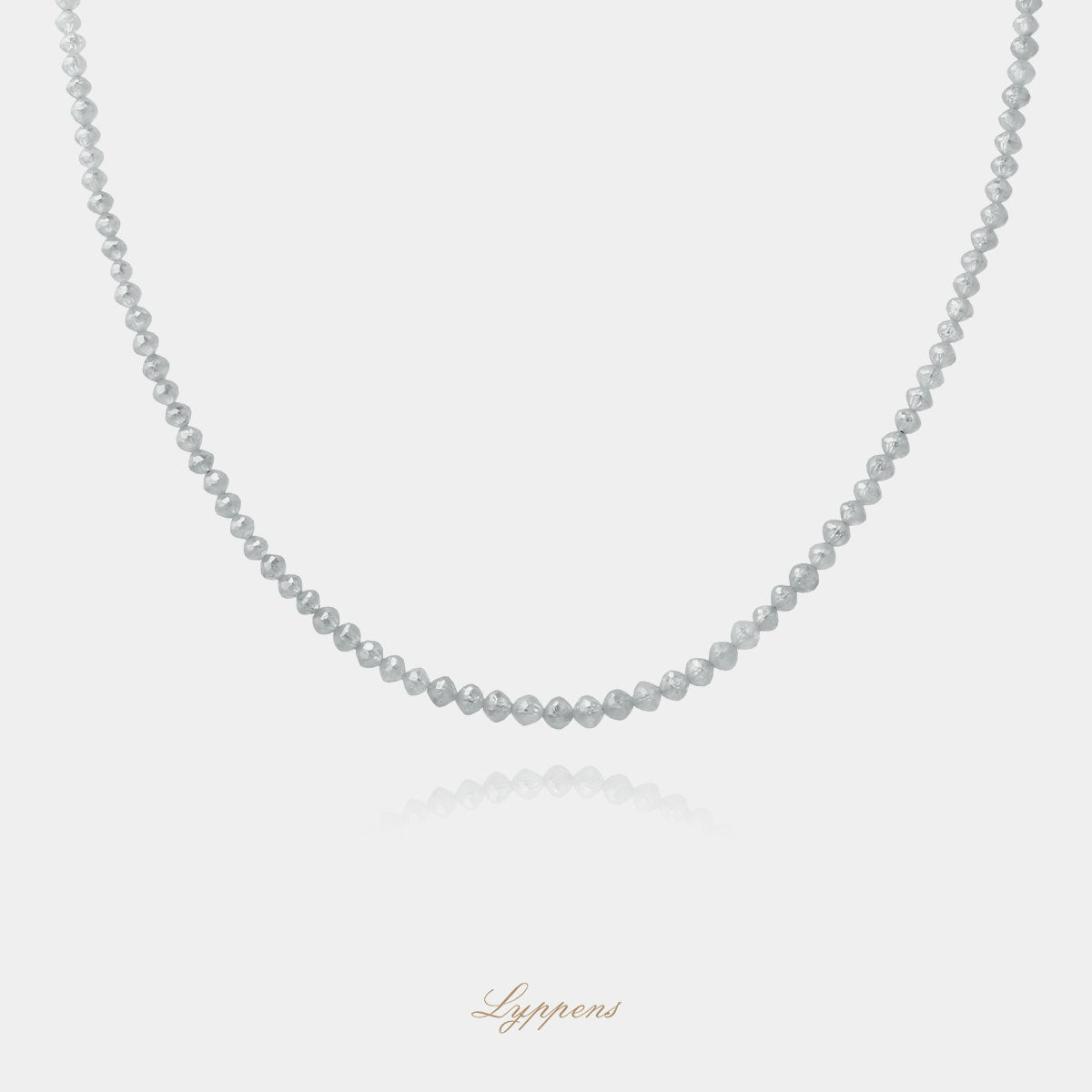 Witgouden collier met witte gefacetteerde kraal diamanten met een totaal gewicht van 30.80ct.