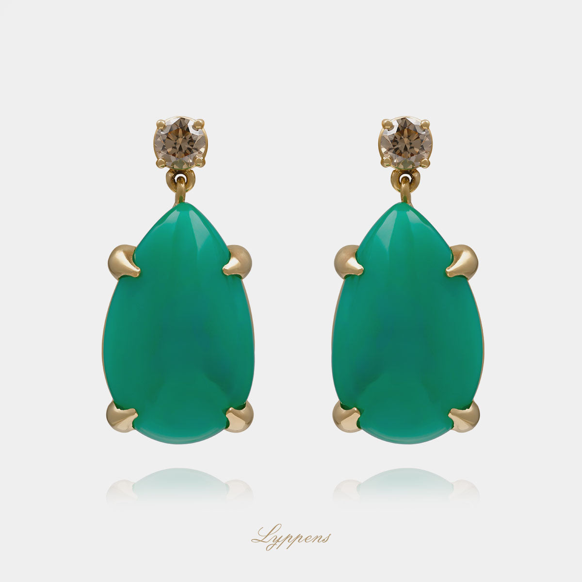 Geelgouden oorbellen met chrysopraas en bruine diamant