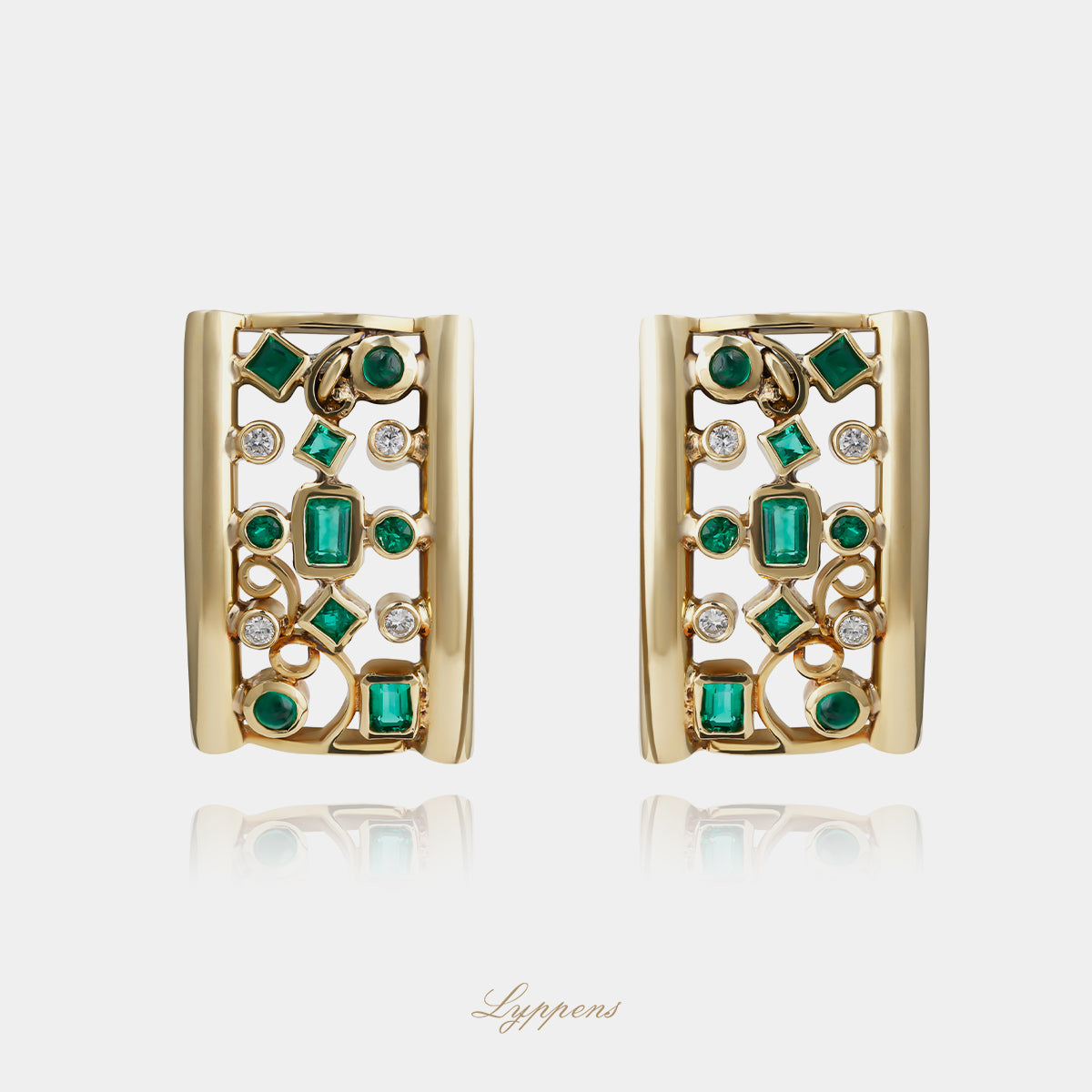 Yellow gold vintage earrings with emerald and diamonds