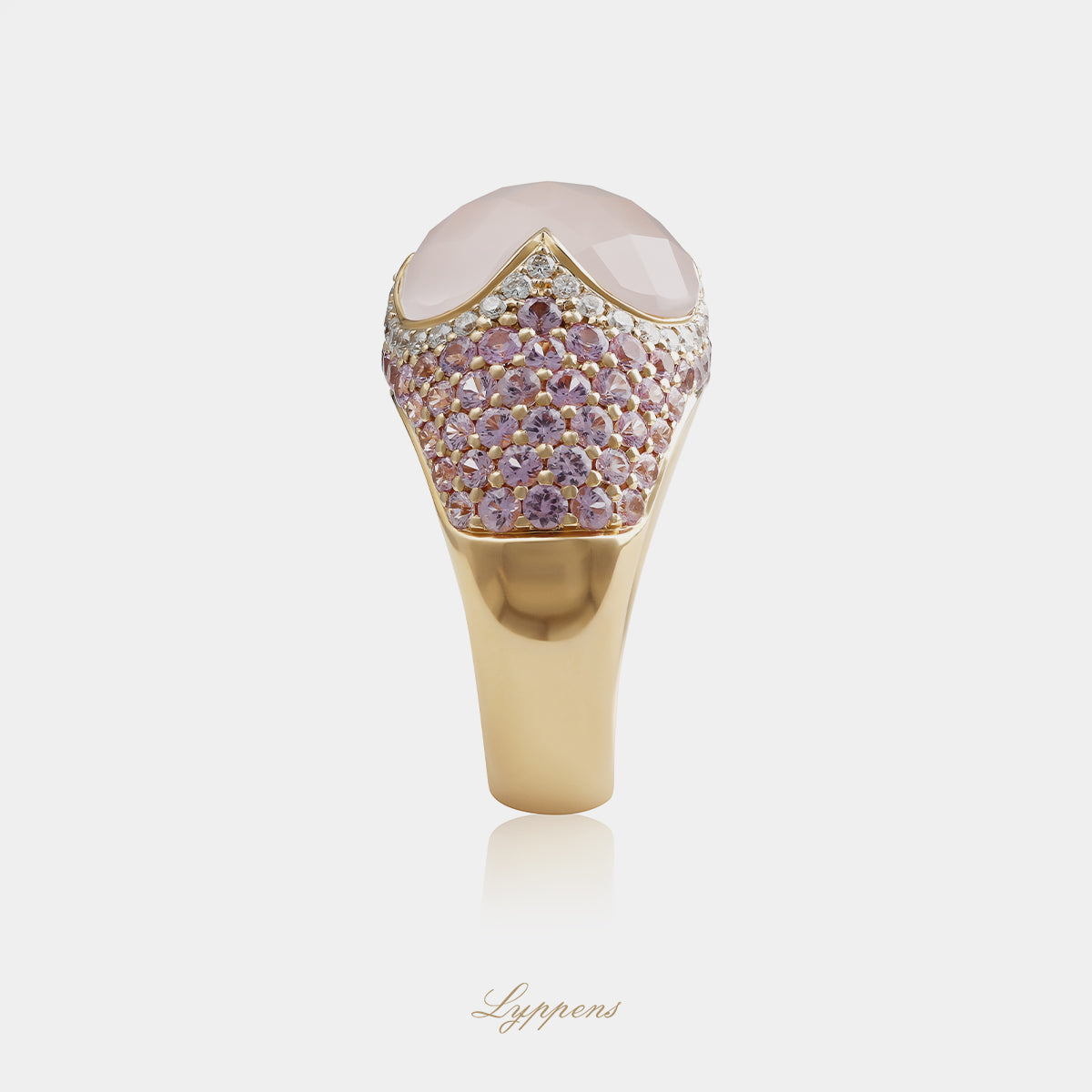 Roségouden cocktailring met rozenkwarts, roze saffier en diamant