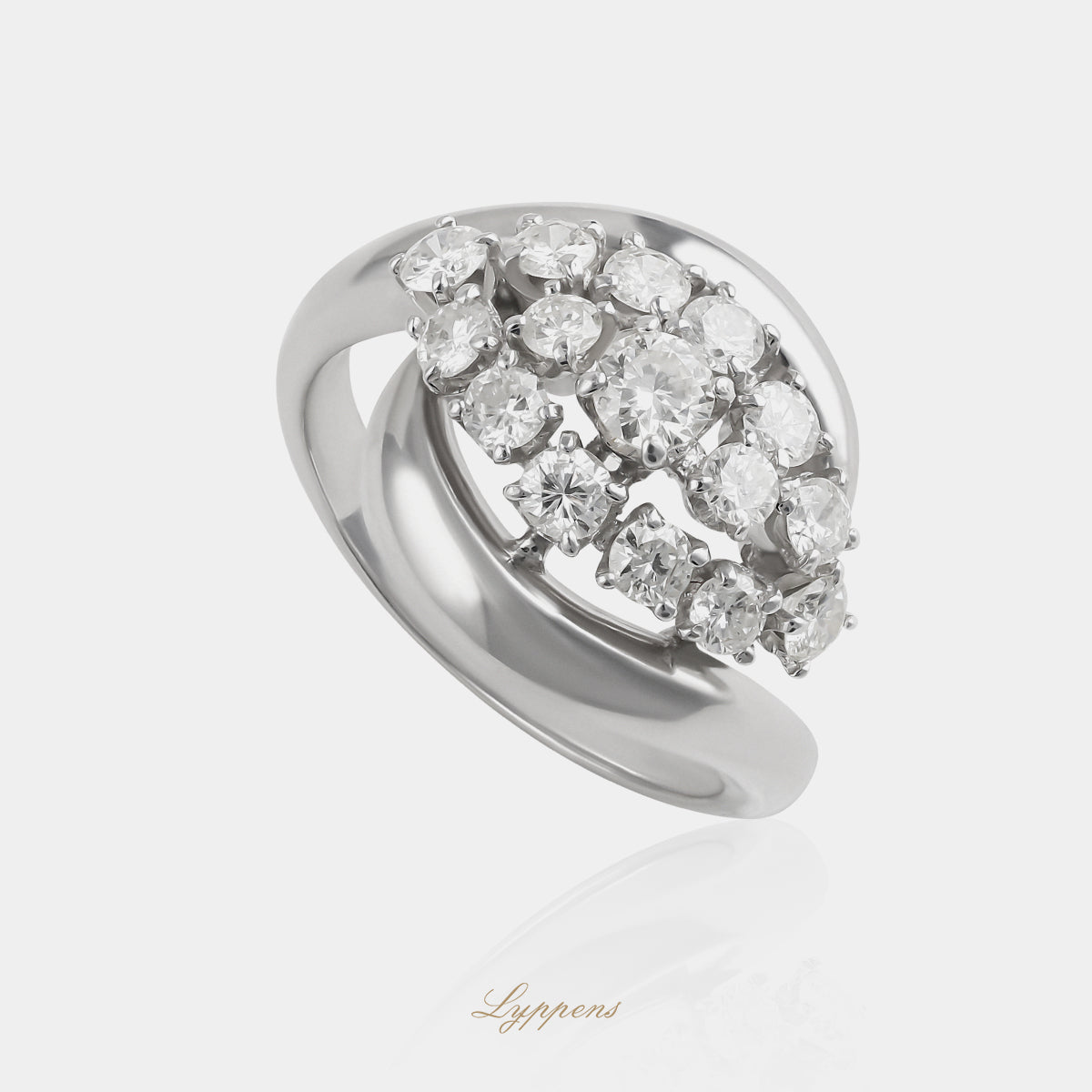 14 karaat witgouden vintage slagring gezet met briljant geslepen diamanten van in totaal ca. 1.00ct