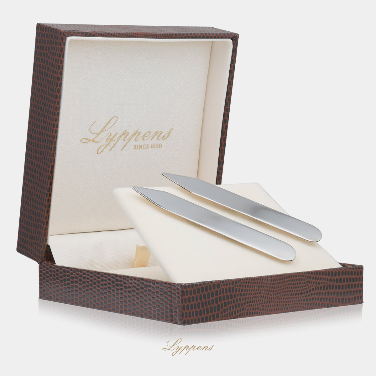 Silver collar stays